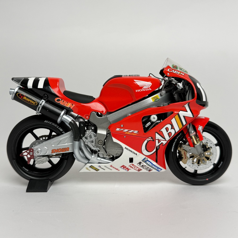 VALENTINO ROSSI & COLIN EDWARDS - SUZUKA 8 HOUR - 2001 [1:12]